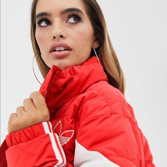 adidas originals cropped puffer jacket in red